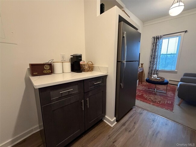 Building Photo - 1106 Main St