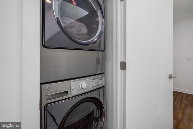 Building Photo - 3101 Riseview Ln