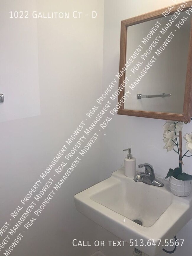 Building Photo - 1022 Galliton Ct