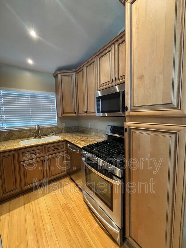 Primary Photo - 11377 Osborne Pl