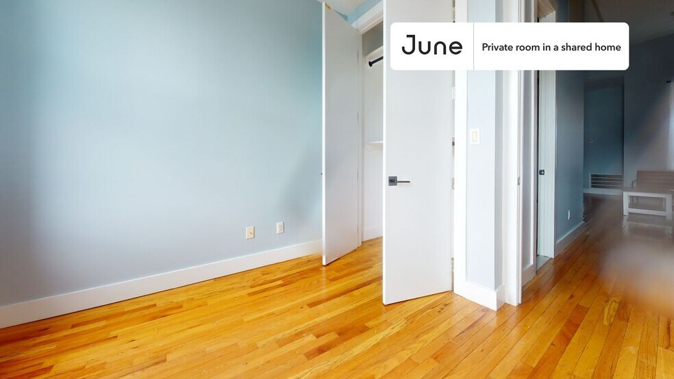 Building Photo - Private bedroom in 3 bed/1 bath Home