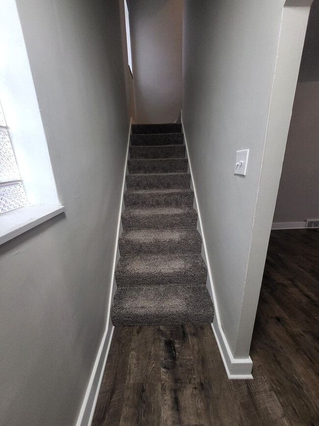 Building Photo - Newly renovated 3 bedroom house in Brookli...