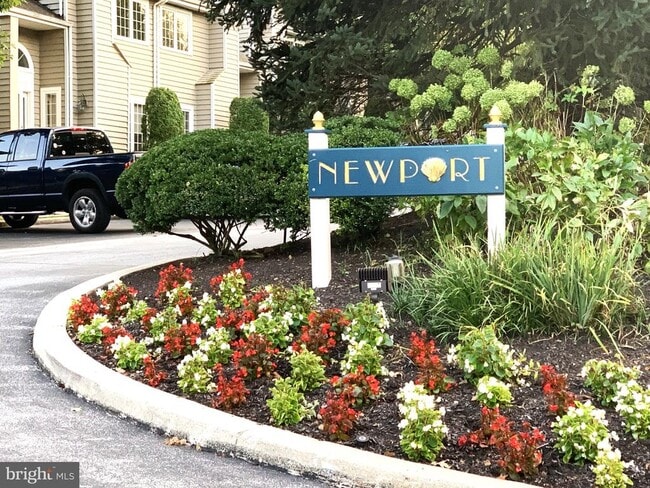 Building Photo - 11 Cabot Dr