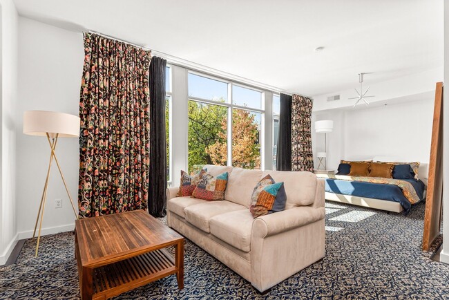 Building Photo - Fully Furnished Studio Condo at The Adelicia