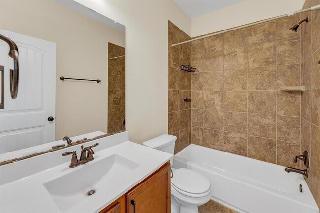 Building Photo - 16421 Pallazo Dr