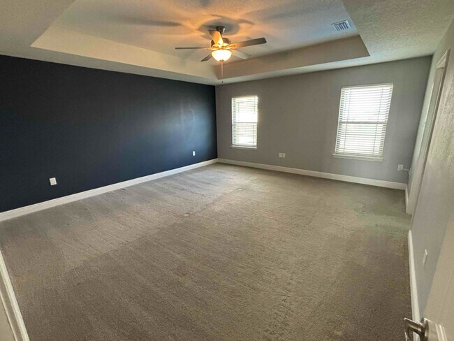 Building Photo - 5747 Periwinkle Ln