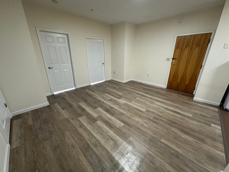 Building Photo - 83 Essex St