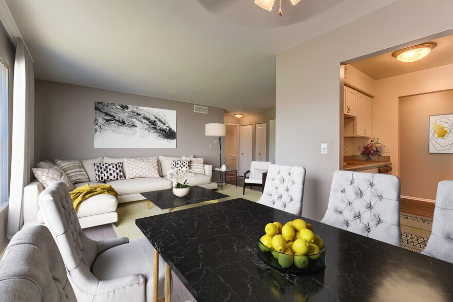 Canterbury Square 2127 N Lovington Dr Troy MI 48083 Apartment Finder