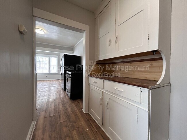 Building Photo - 2513 Sanford St