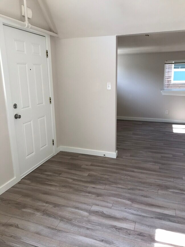 front door - 916 Martin Luther King Jr Way S.
