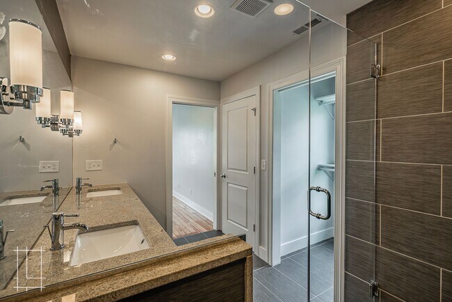 Building Photo - Available Now: One Month Free Rent!