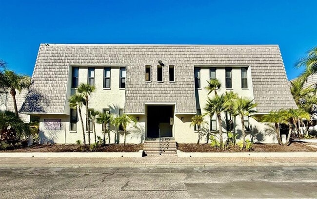 Primary Photo - 704 Lyndhurst St