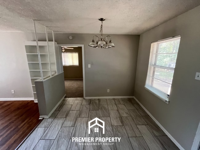 Building Photo - 5605 Loch Lomond Rd