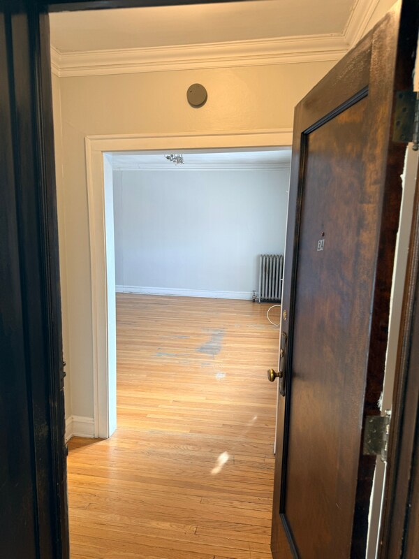 Building Photo - 1750 W Granville Ave