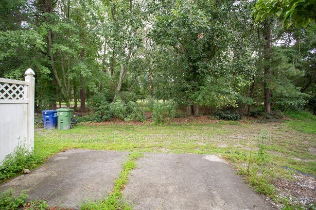 Building Photo - 38 Dorchester Cir