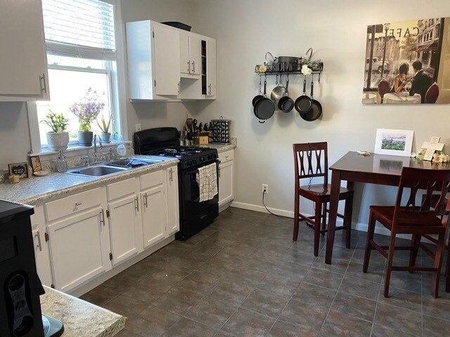 kitchen - 6651 Mitchell Ave
