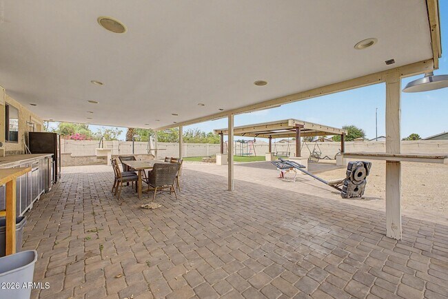 Building Photo - 16550 N Naegel Dr