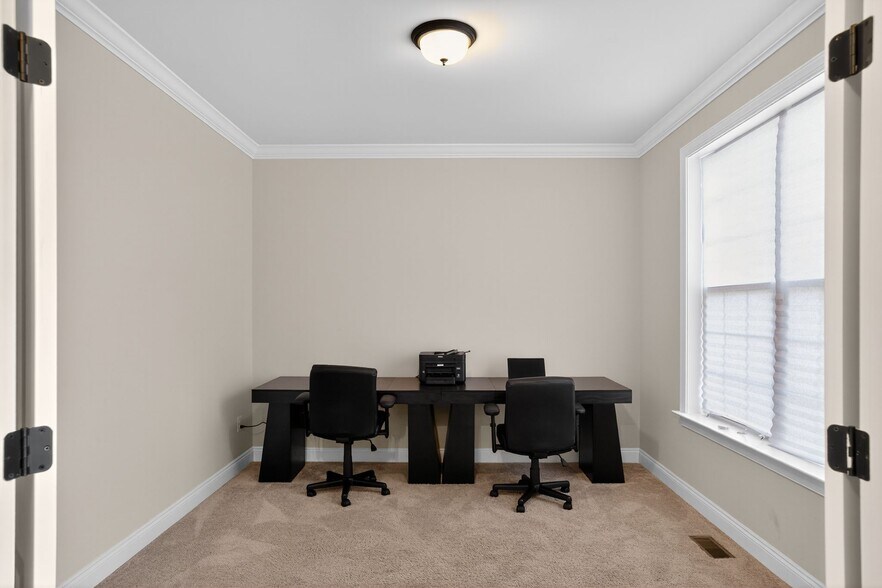 Building Photo - 7986 Benjamin Stoddert Ct