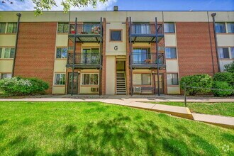 Building Photo - $1,295.00, One Bedroom, one bath, located ...