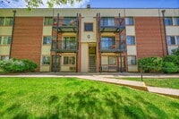 Building Photo - $1,295.00, One Bedroom, one bath, located ...