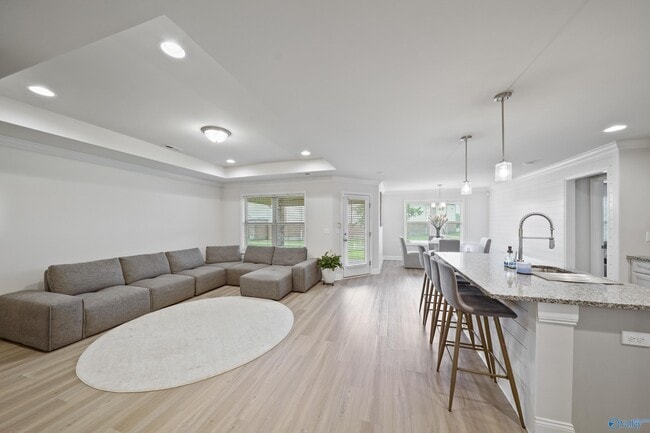 Building Photo - 6077 Thorntons Way Cir NW
