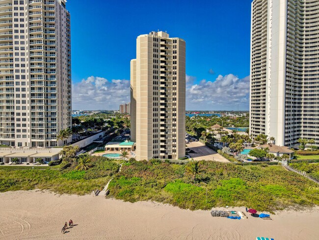 Building Photo - 2800 N Ocean Dr
