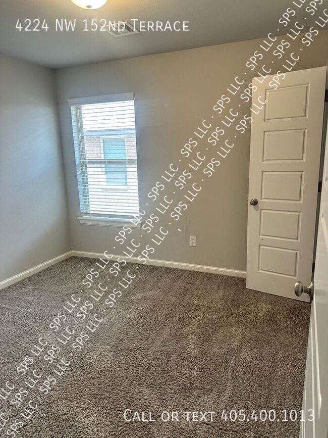 Building Photo - 4224 NW 152nd Terrace