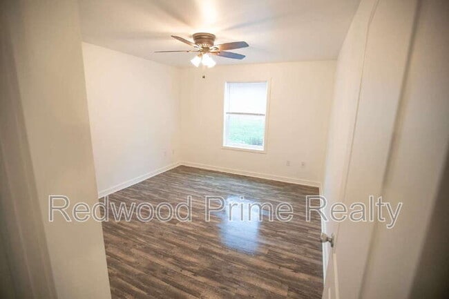 Building Photo - 2321 Smoke Dr