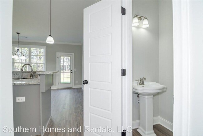 Building Photo - 4 br, 2.5 bath House - 302 Huntley Loop
