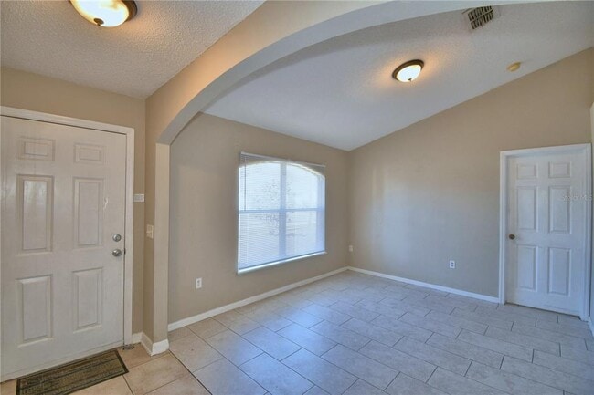 Building Photo - 1060 Dudley Dr