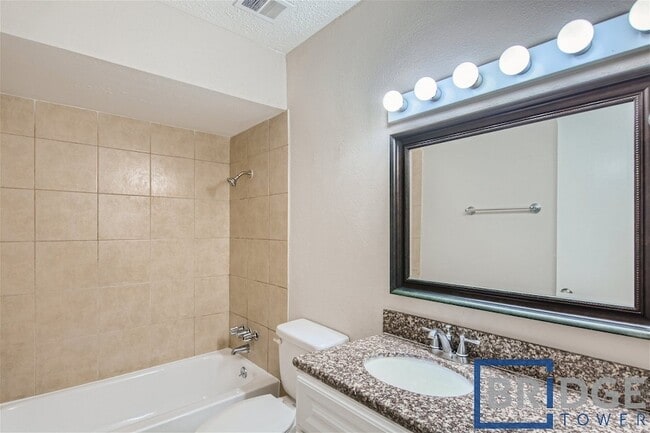 Building Photo - 306 Trailridge Dr