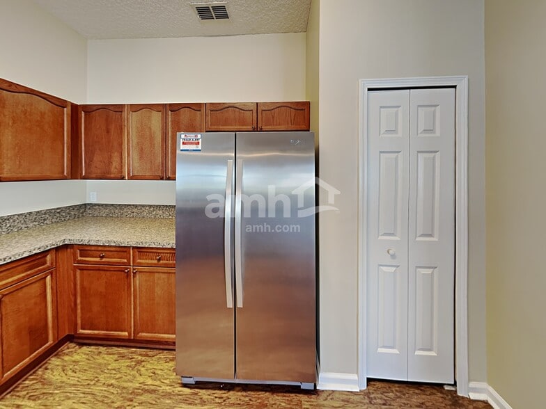 Building Photo - 86865 Riverwood Dr