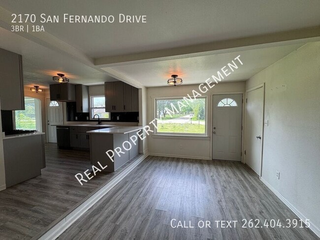 Building Photo - 2170 San Fernando Dr