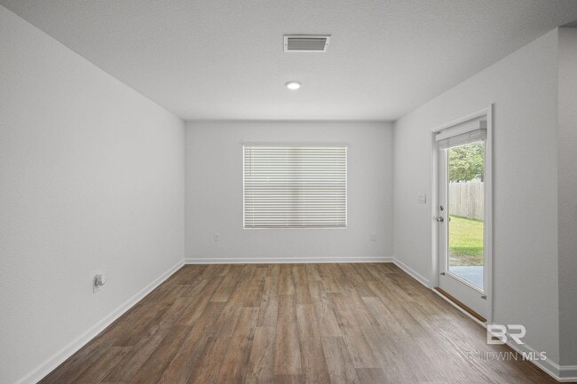 Building Photo - 15133 Forsythia Lp