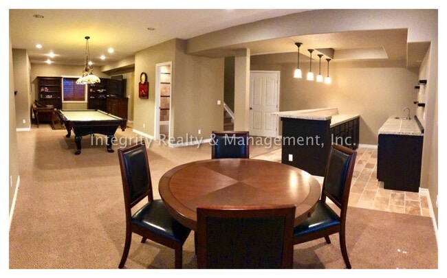 Building Photo - 4 Bed/5 Bath, 4,219 Sqft -11089 Canyonbroo...