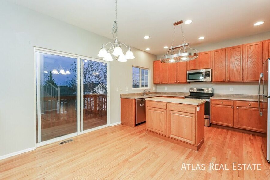 Building Photo - 6423 Elsinore Dr