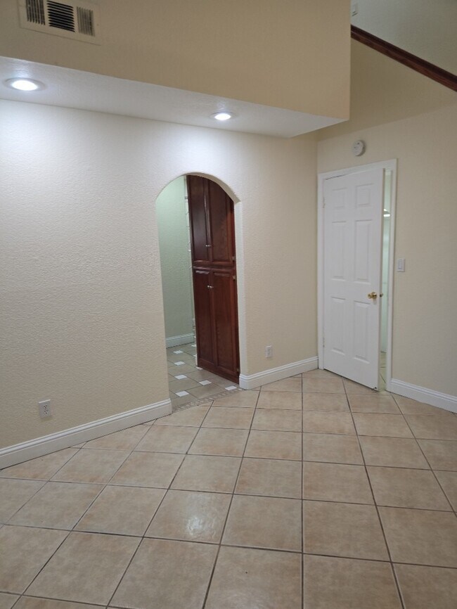 Building Photo - 3151 Andre Ln