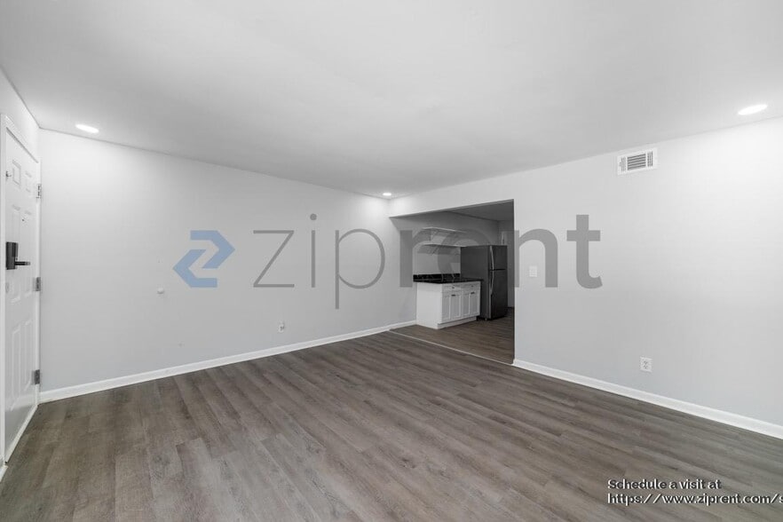 Building Photo - 575 Springwood Dr