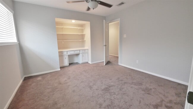 Building Photo - 8003 Oakwood Forest Dr