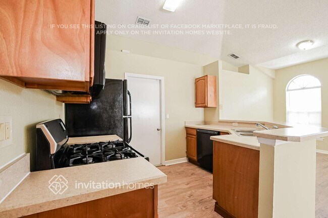 Building Photo - 7641 Pine Nest Ct