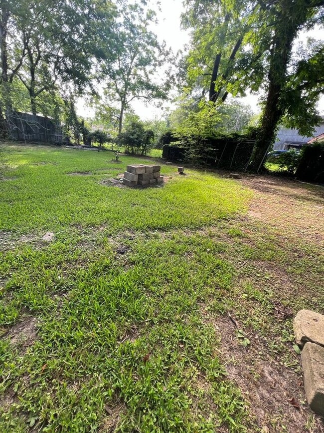 Building Photo - 3960 Harding DR.