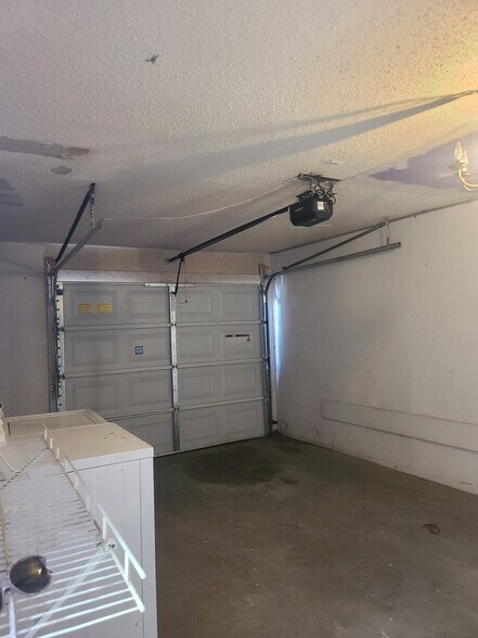 Building Photo - 10624 Springwood Dr