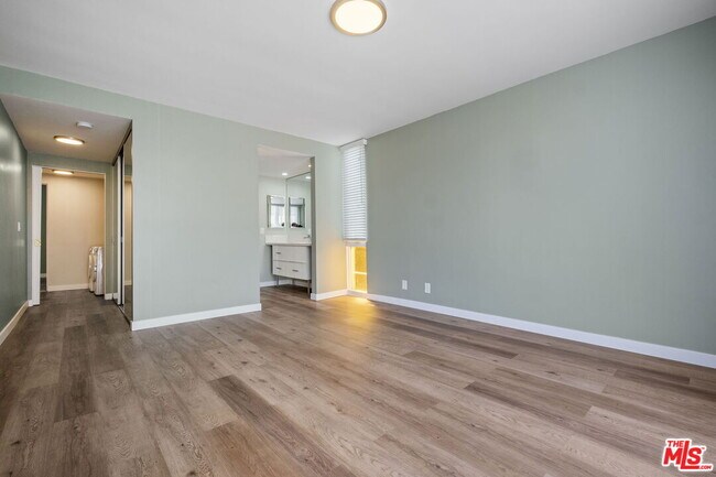 Building Photo - 848 18th St