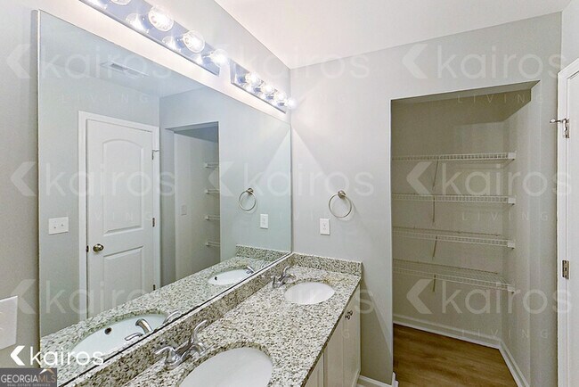Building Photo - 236 Fox Chase Wy