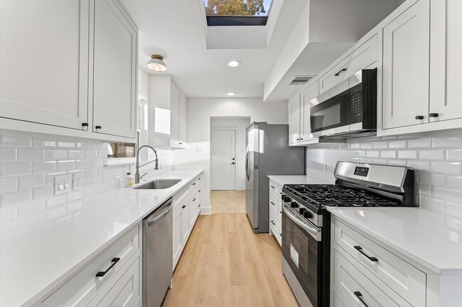 Building Photo - 10607 Overbrook Ln