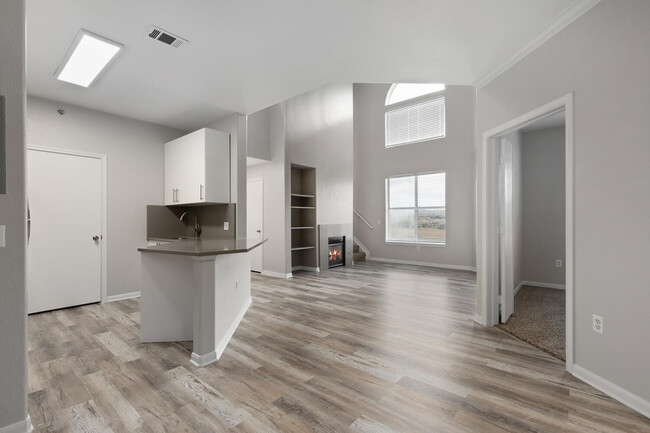Building Photo - 6021 Castlegate Dr W