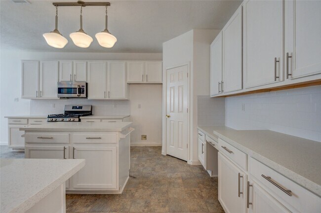 Building Photo - 16464 Beewood Glen Dr