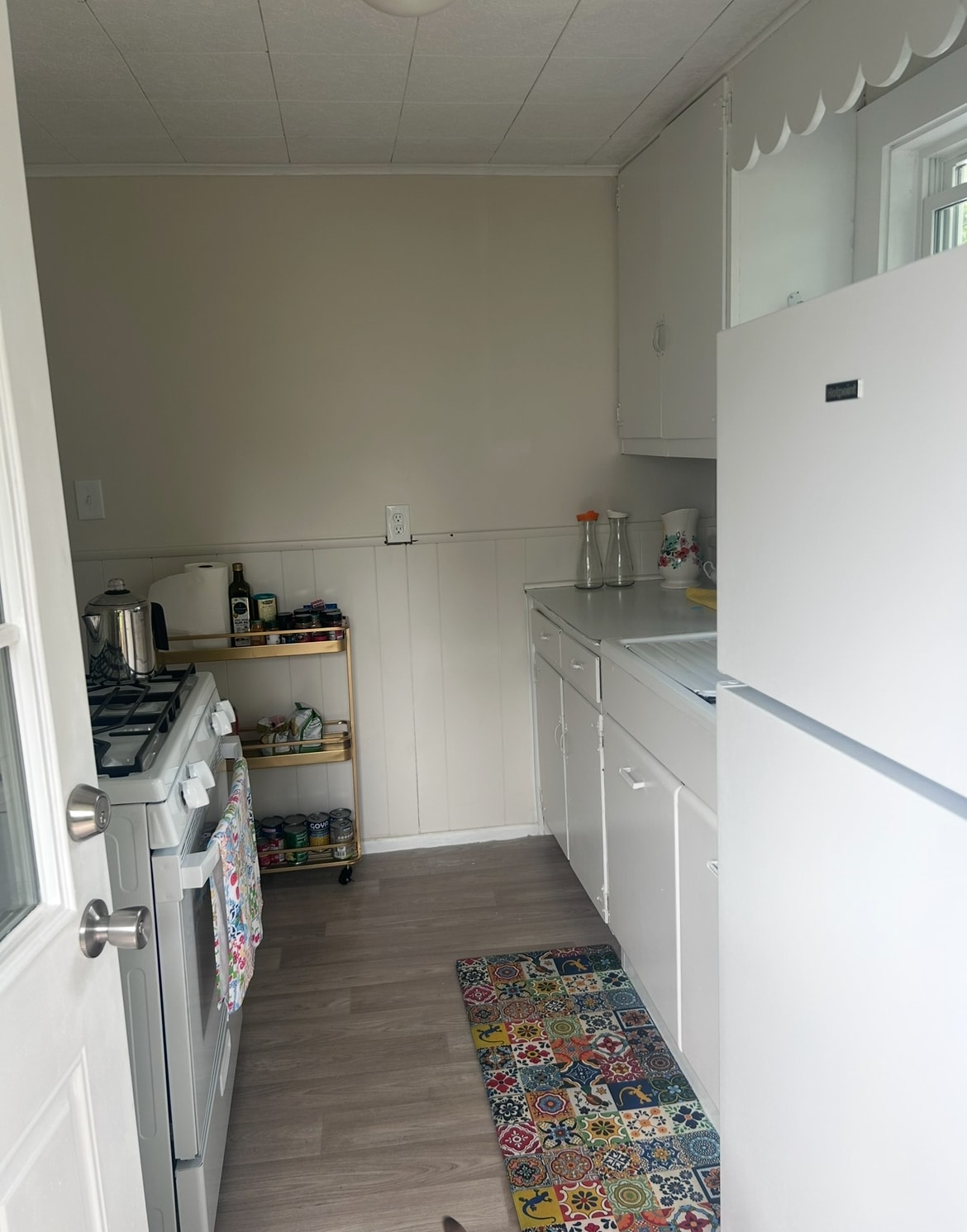 Side Entrance to Kitchen - 17 Cottage St