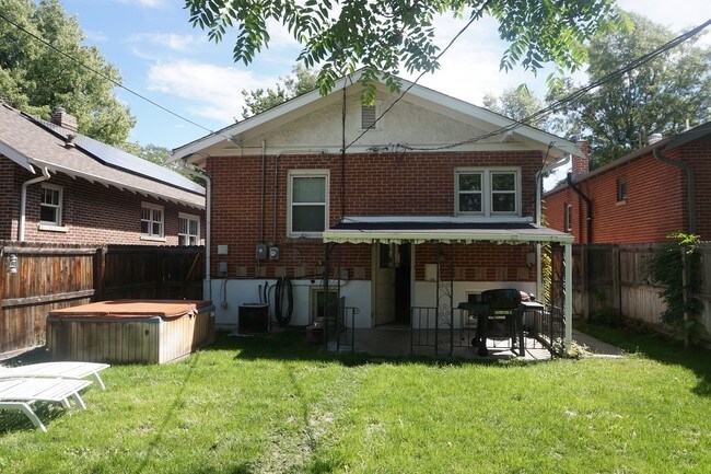 Building Photo - 717 S Emerson St