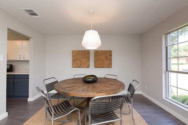 Building Photo - 917 Minturn Ln